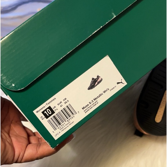 BNIB PUMA SNEAKERS - Picture 6 of 6